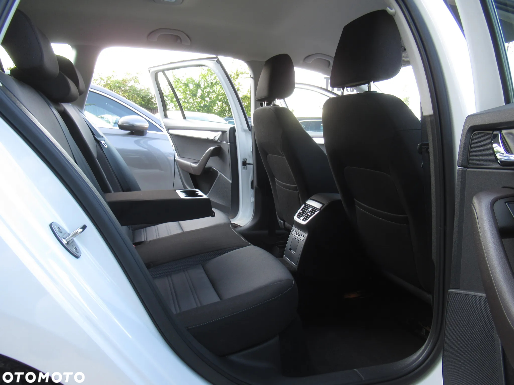 Skoda Octavia 1.5 TSI ACT Ambition - 8