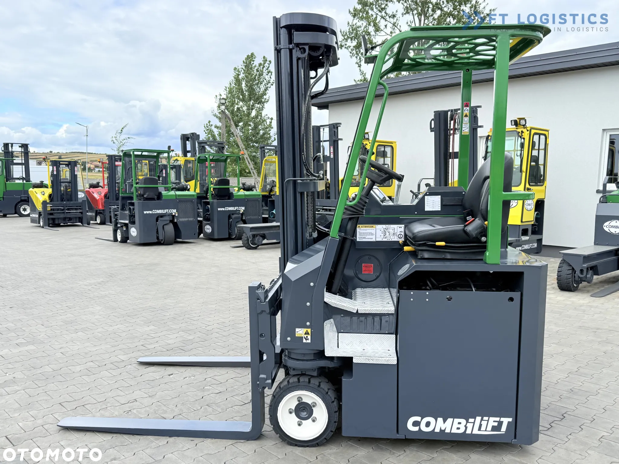 Combilift CBE2500 / TRIPLEX / 5500MM / WOLNY SKOK / NAPĘD ELEKTRYCZNY / JEDYNIE 2300MTH / POZYCJONER / PRZESUW BOCZNY / NOWE OPONY / JAK NOWY / Szeroka oferta wózków czterokierunkowych i bocznych, dopasowanych do różnorodnych potrzeb i zastosowań. - 3