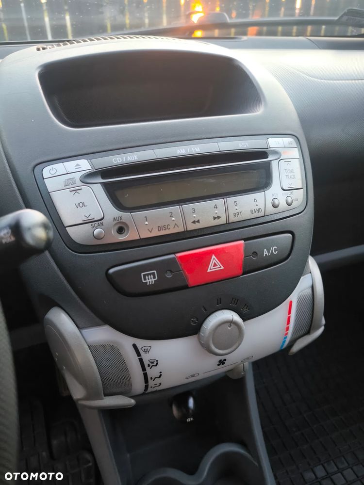 Toyota Aygo 1.0 VVT-i Terra A/C - 12
