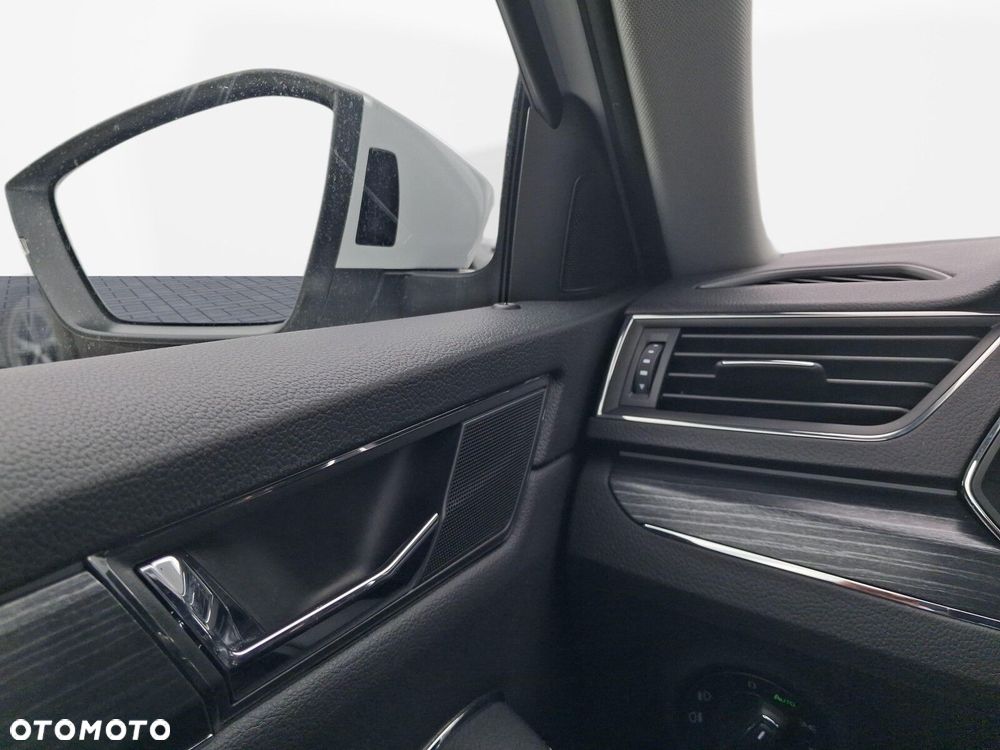 Skoda Superb 2.0 TDI SCR Style DSG - 25