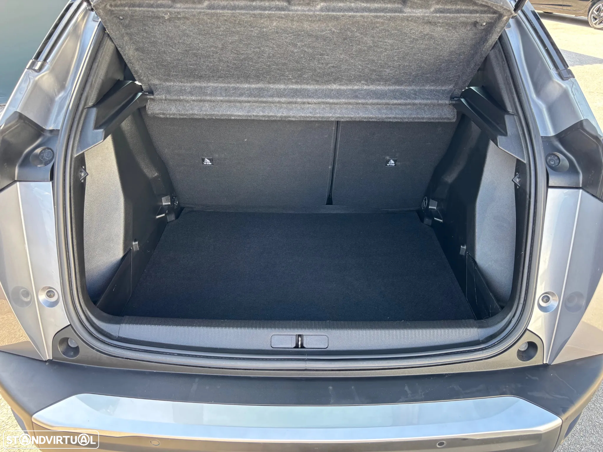 Peugeot 2008 1.2 PureTech Active Pack - 29