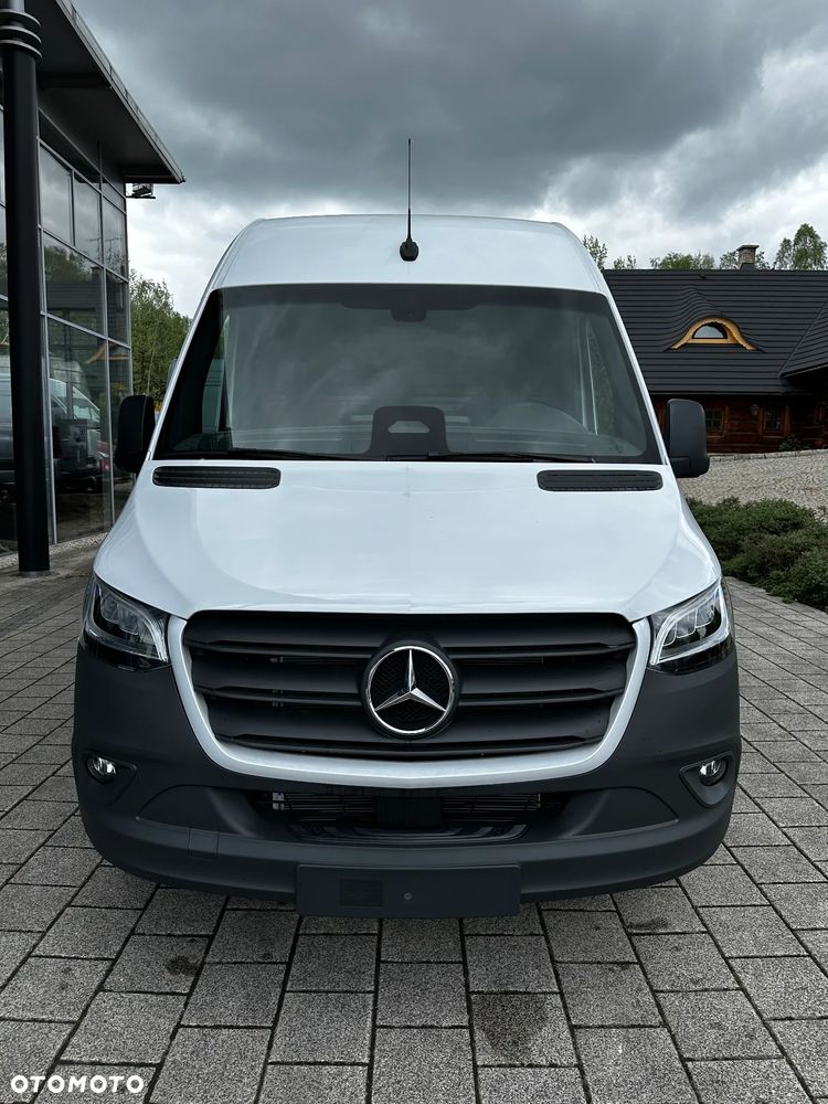 Mercedes-Benz Sprinter - 4