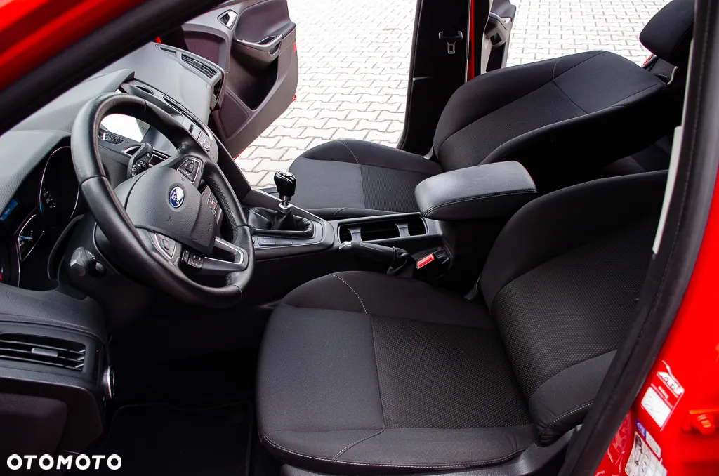Ford Focus 1.5 EcoBlue Start-Stopp-System TITANIUM - 39