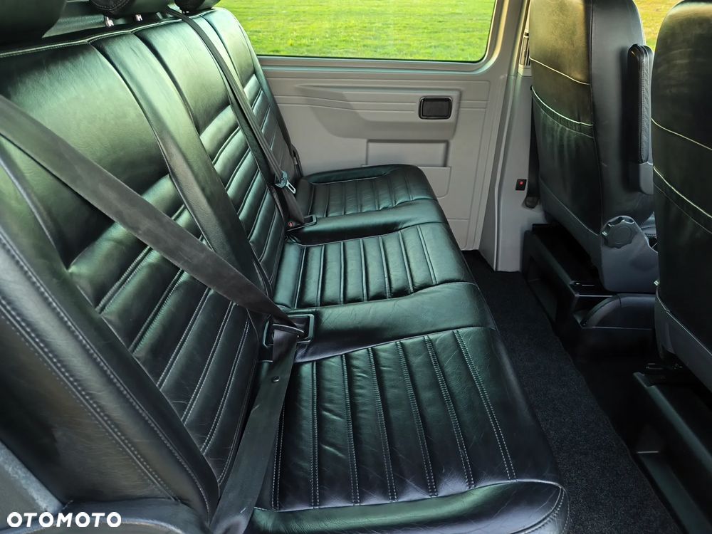 Volkswagen Transporter - 28