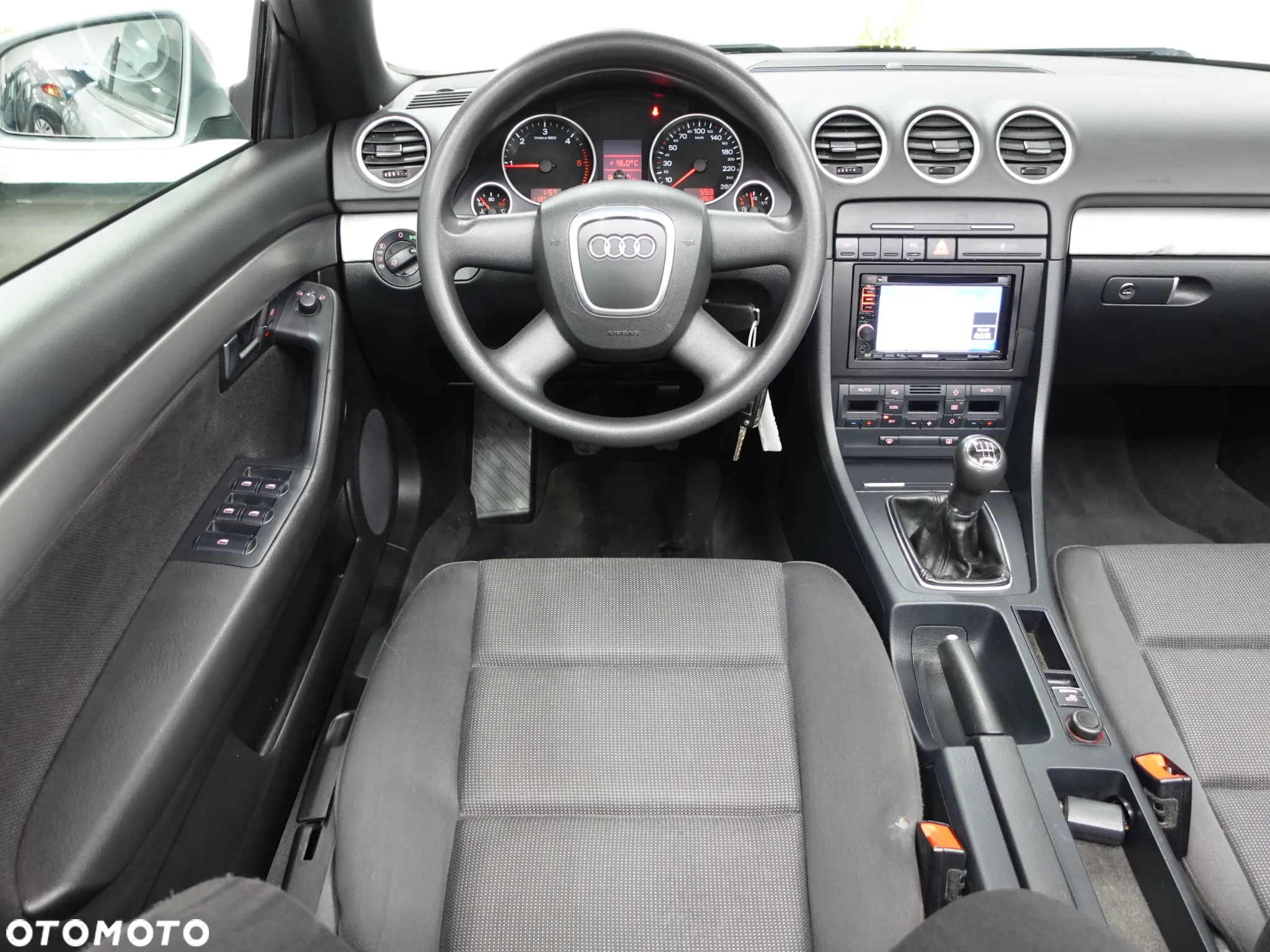 Audi A4 Cabriolet 2.0 TDI DPF - 32