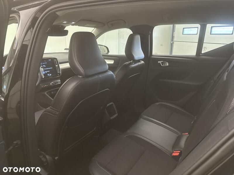 Volvo XC 40 T3 Momentum Pro - 18