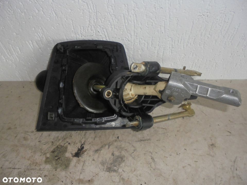 DZWIGNIA ZMIANY BIEGOW AUDI A4 B6 - 3