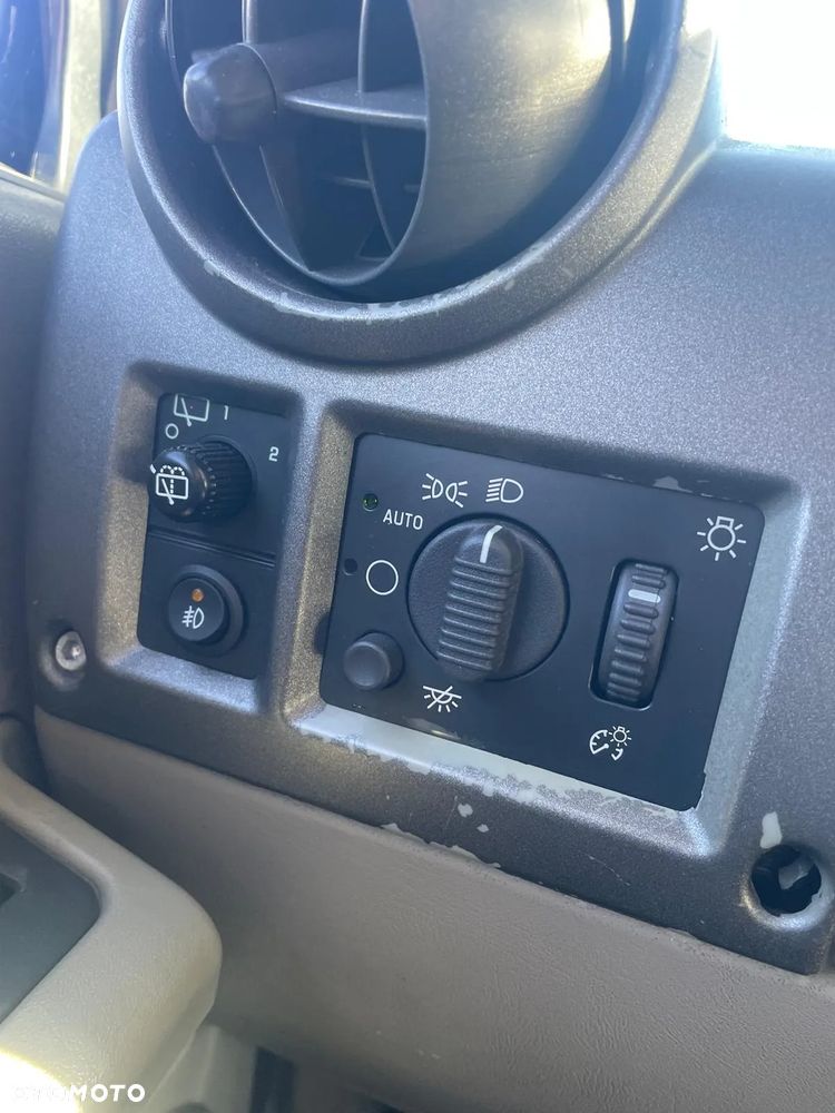 Hummer H2 6.0 V8 - 26