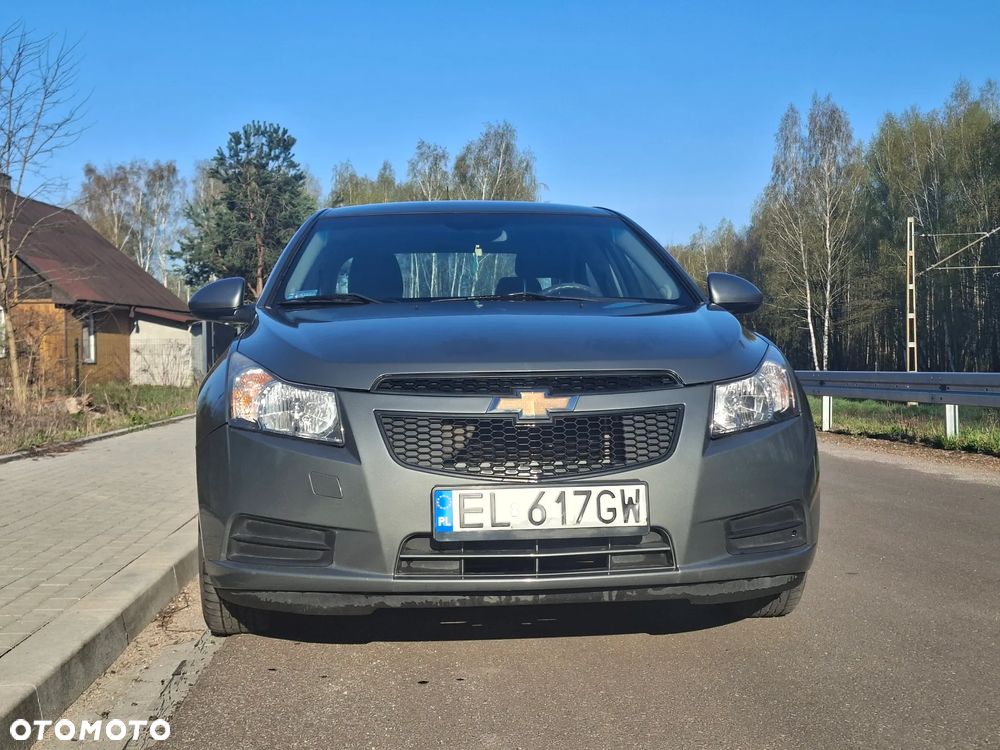 Chevrolet Cruze 1.6 Base - 10