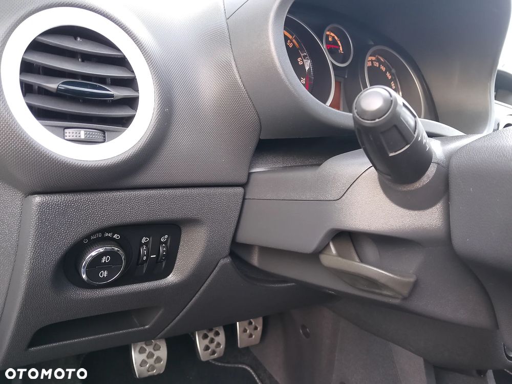 Opel Corsa 1.6 Turbo Color Race - 15