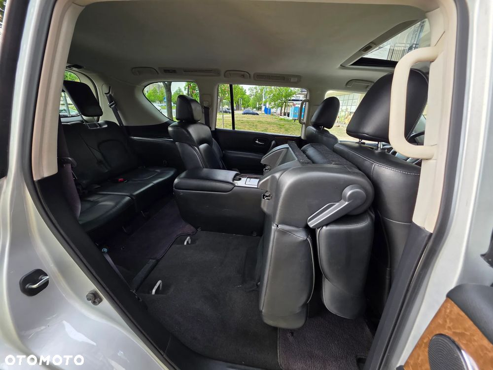 Infiniti QX80 - 32
