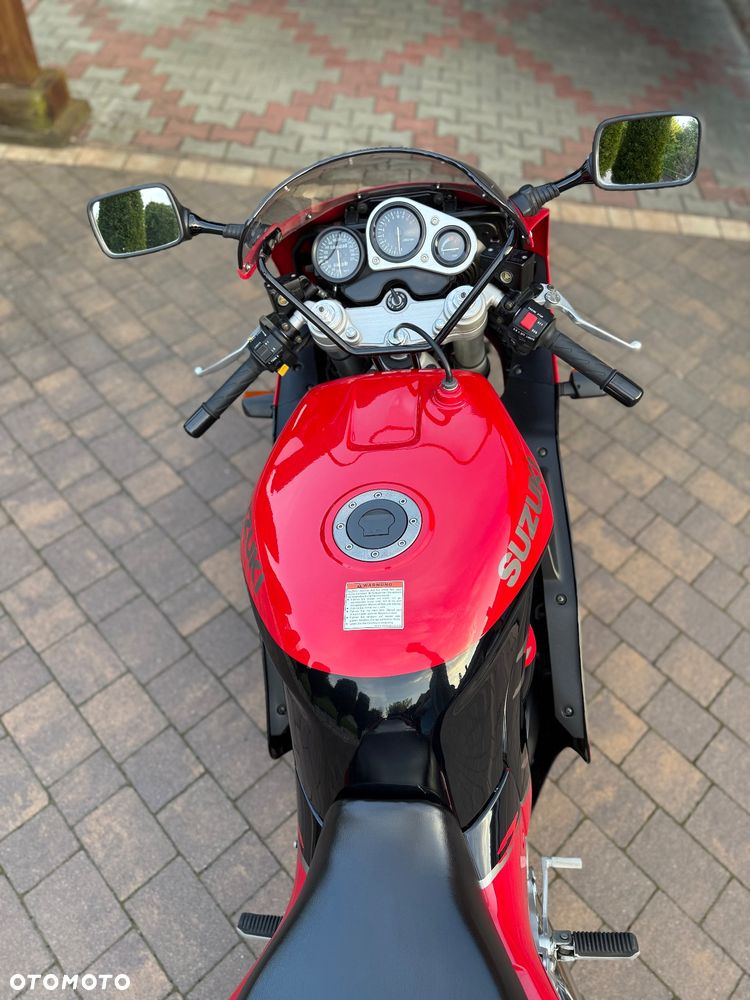 Suzuki GSX-R - 10