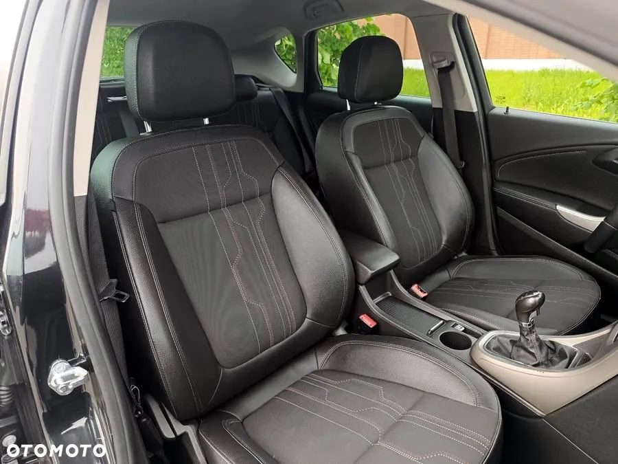 Opel Astra 1.4 Turbo 150 Jahre - 15