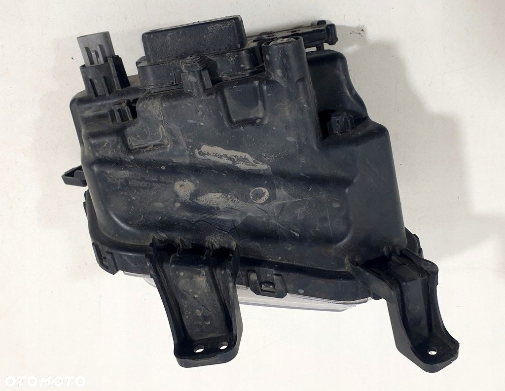 Kia Sorento Halogen Prawy 92202-P2000 - 2