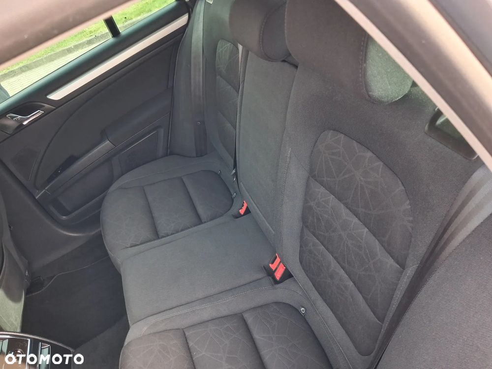 Skoda Superb 2.0 TDI DSG FAMILY - 8