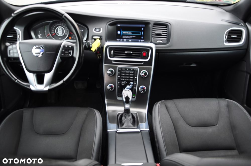 Volvo V60 D3 Geartronic Summum - 32