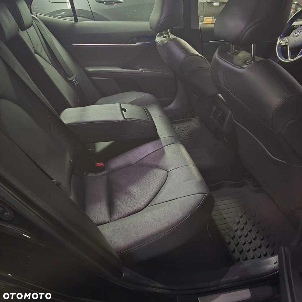 Toyota Camry 2.5 Hybrid Executive CVT - 11