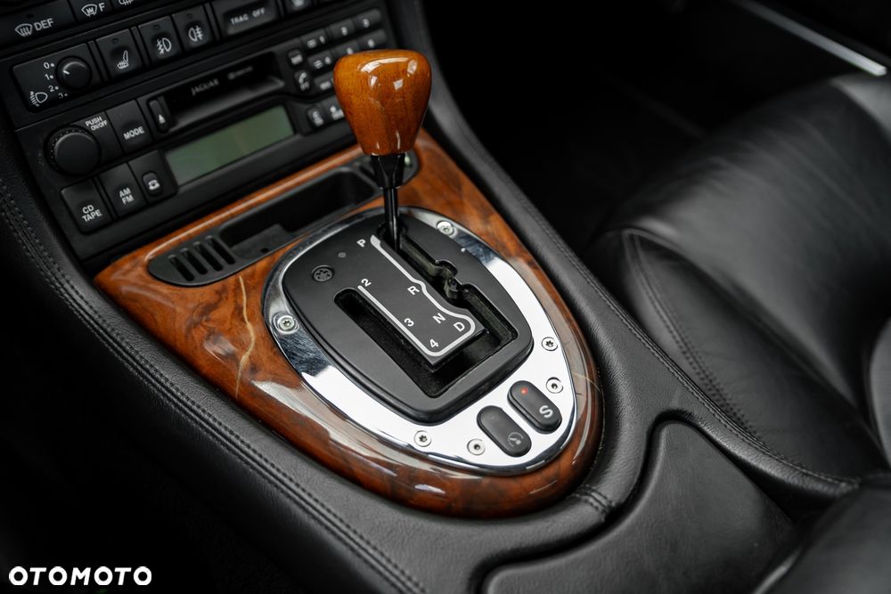 Jaguar XK8 - 23