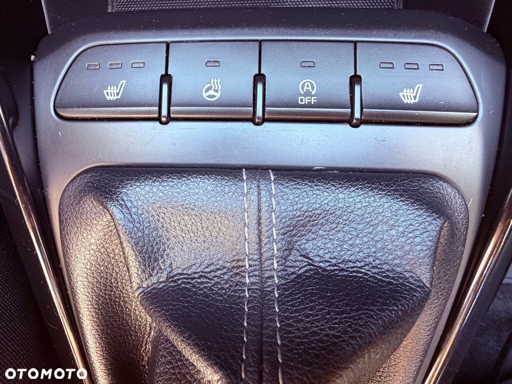 Kia Stonic - 24