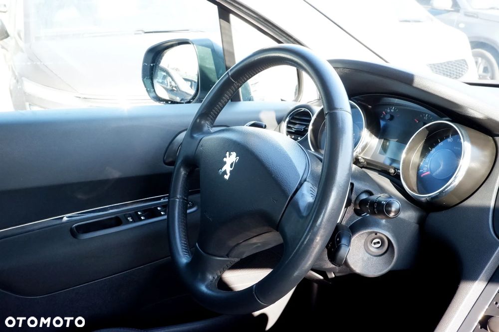 Peugeot 5008 HDI FAP 110 EGS6 Tendance - 4