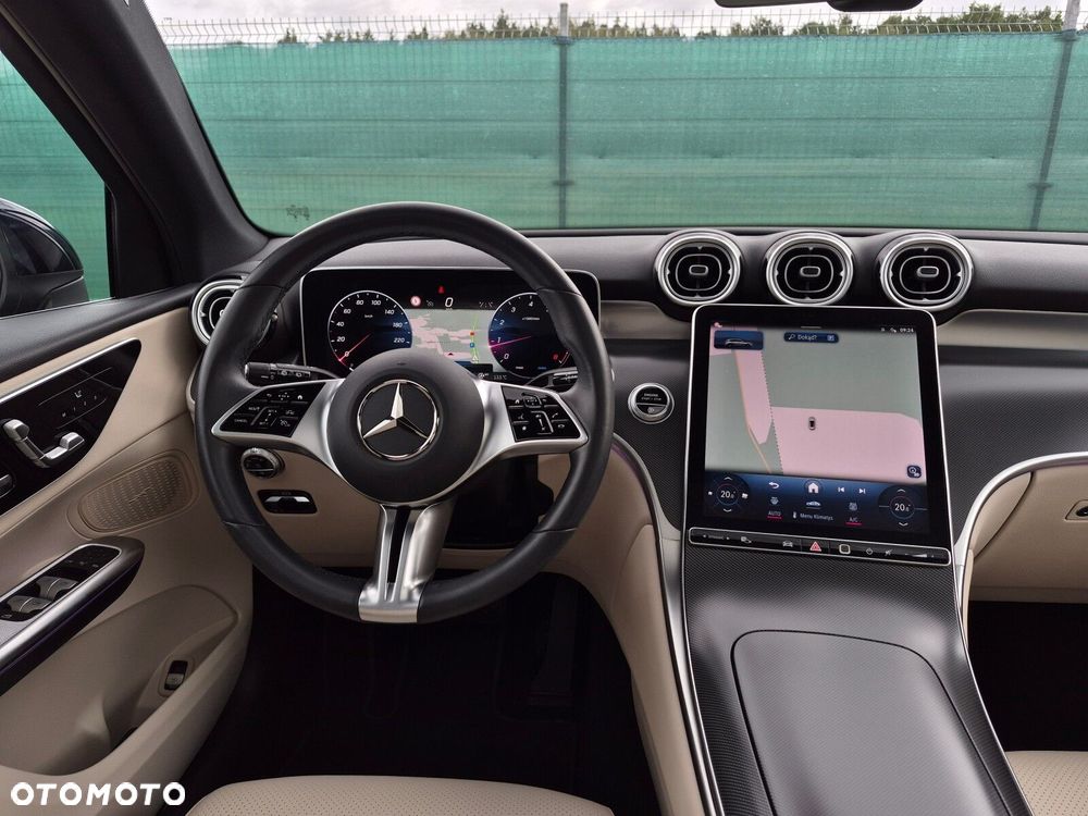 Mercedes-Benz GLC - 24