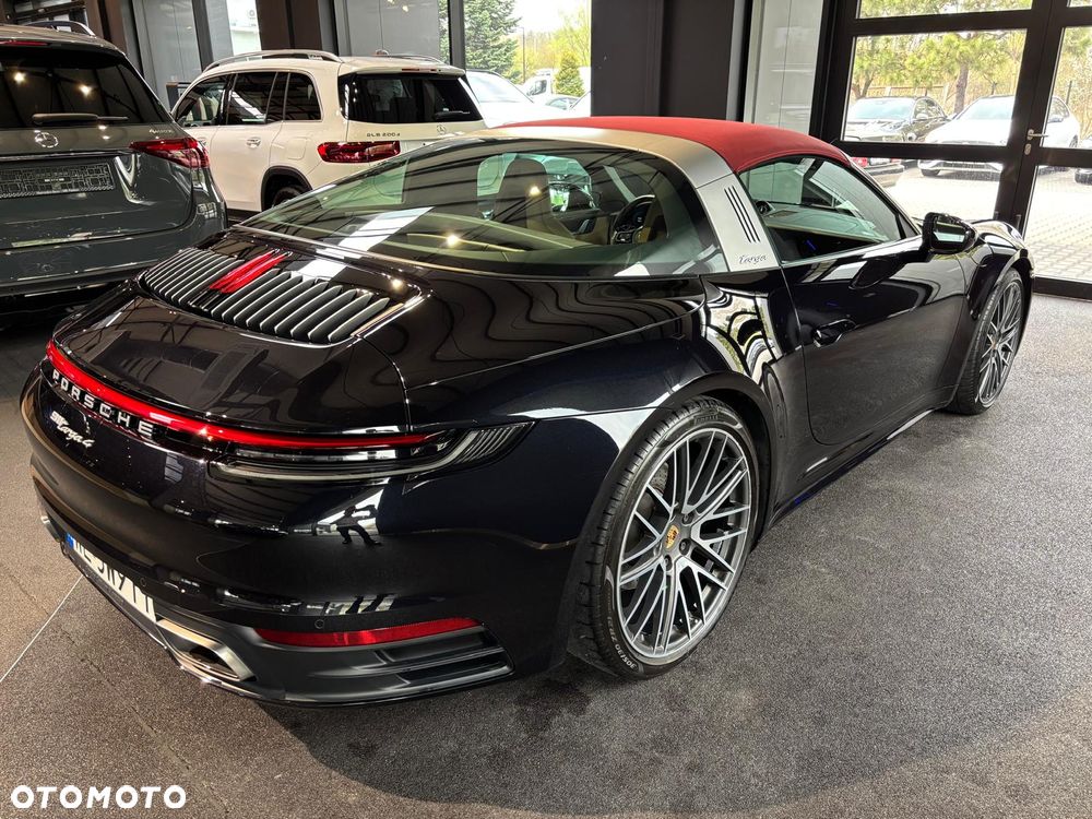 Porsche 911 Targa 4 - 5