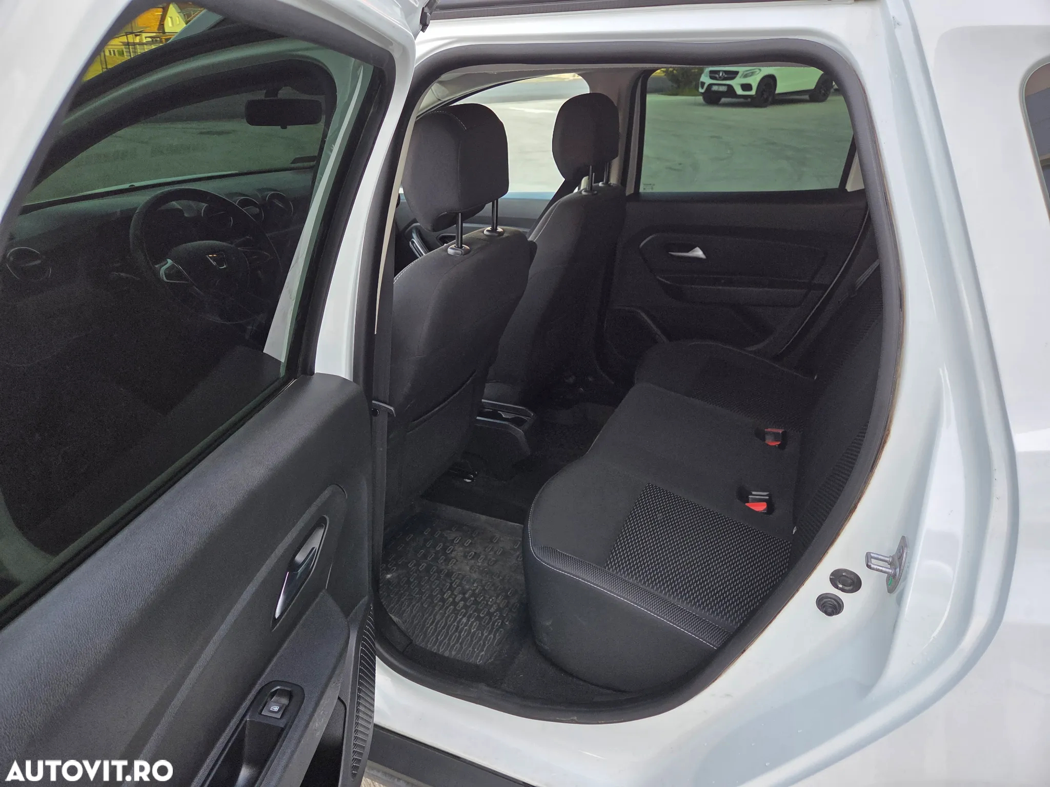 Dacia Duster TCe 130 4WD GPF Celebration - 6