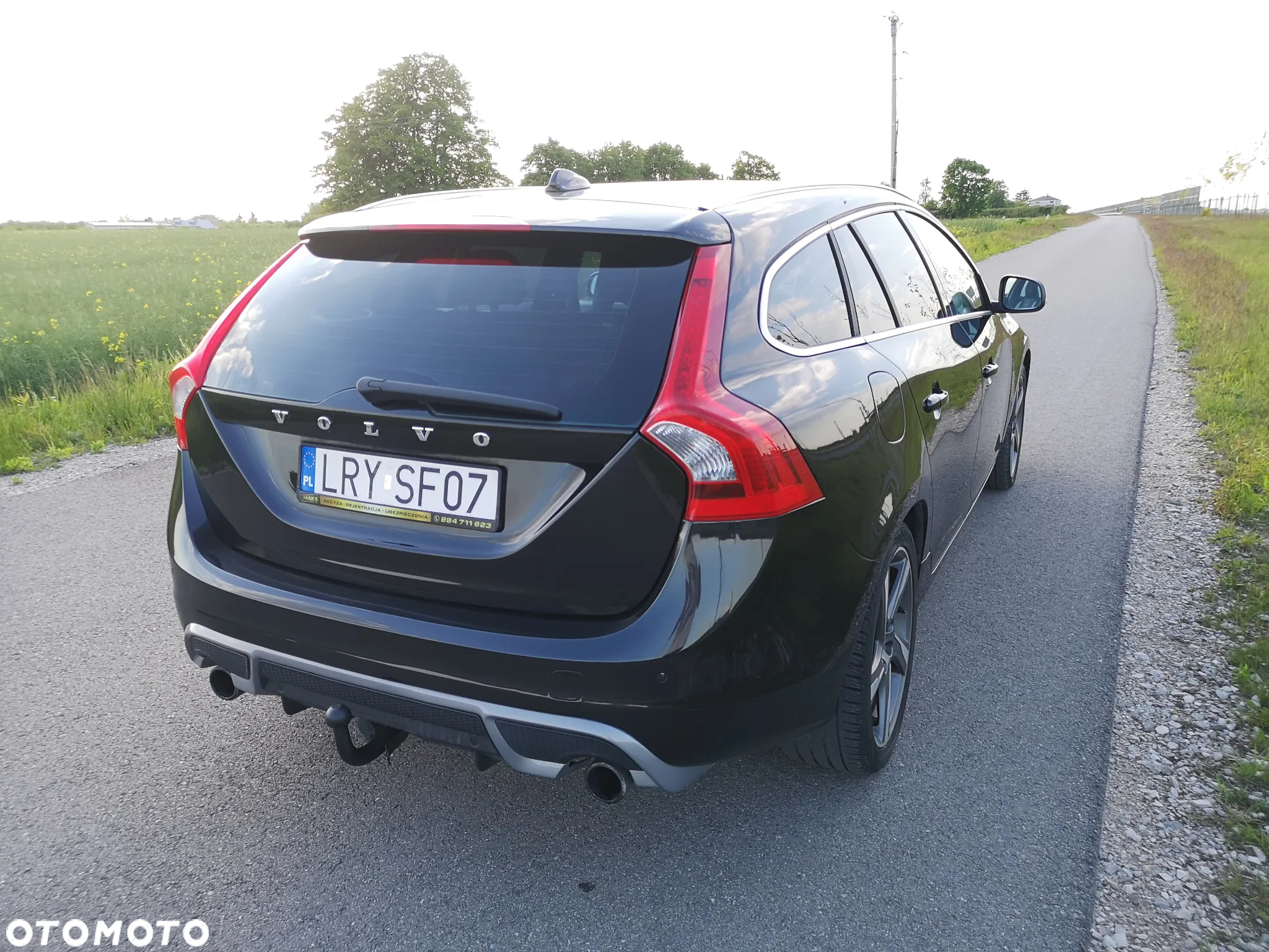 Volvo V60 T3 R-Design - 33