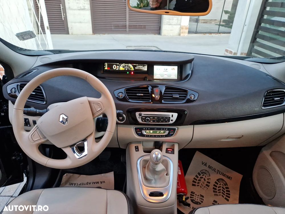 Renault Grand Scenic - 17