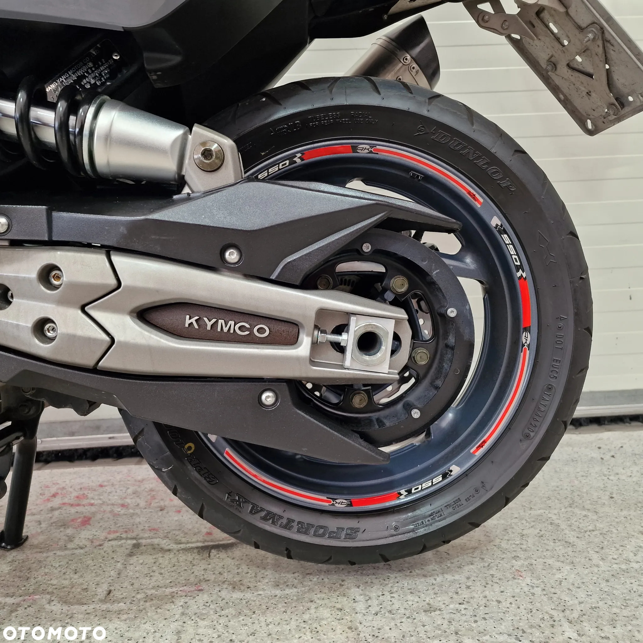 Kymco AK 550 - 6