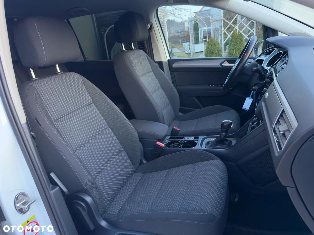 Volkswagen Touran 2.0 TDI SCR DSG Comfortline - 24