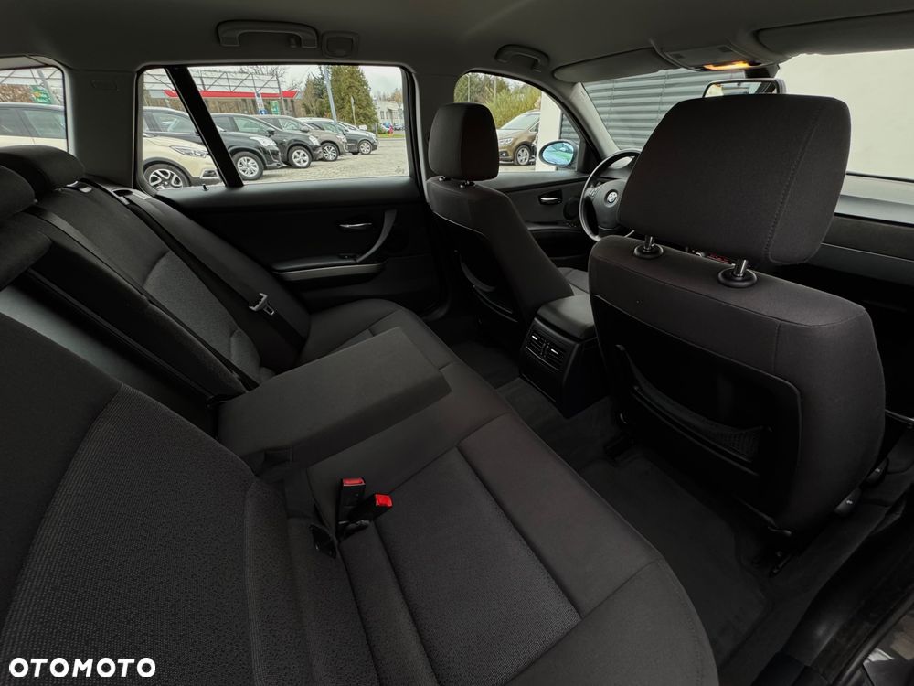 BMW Seria 3 325d DPF - 30