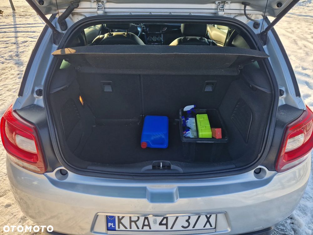 Citroën DS3 HDi 90 FAP SoChic - 19