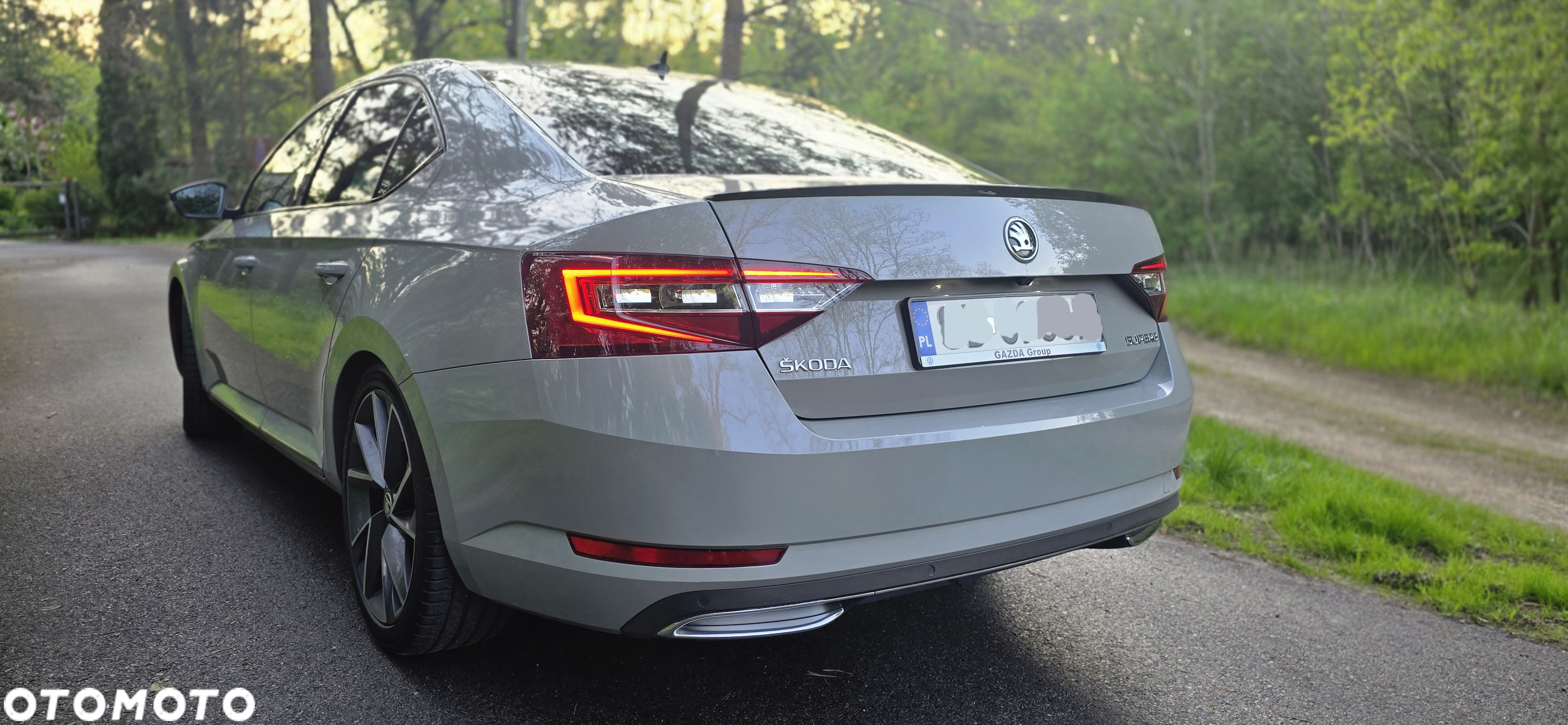 Skoda Superb 2.0 TDI Sportline DSG - 9