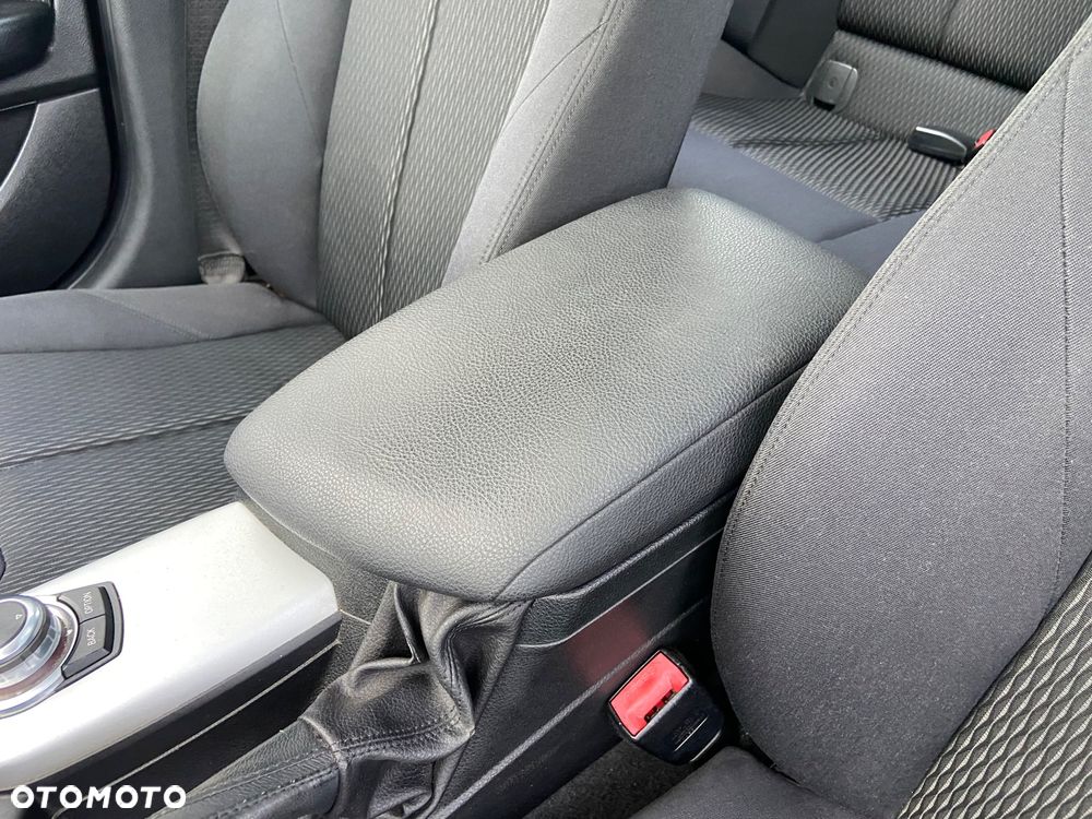 BMW Seria 1 118i Sport Line - 34