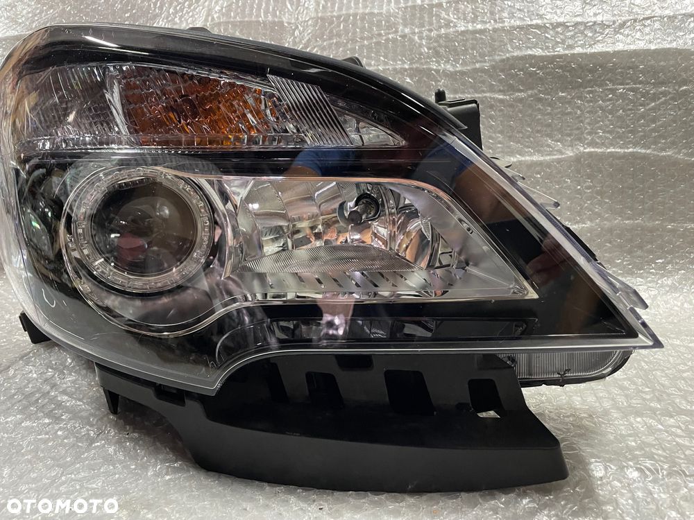 LAMPA PRZÓD PRAWA XENON OPEL MOKKA A 95386946 - 2