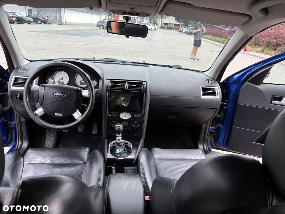 Ford Mondeo V6 ST 220 - 16