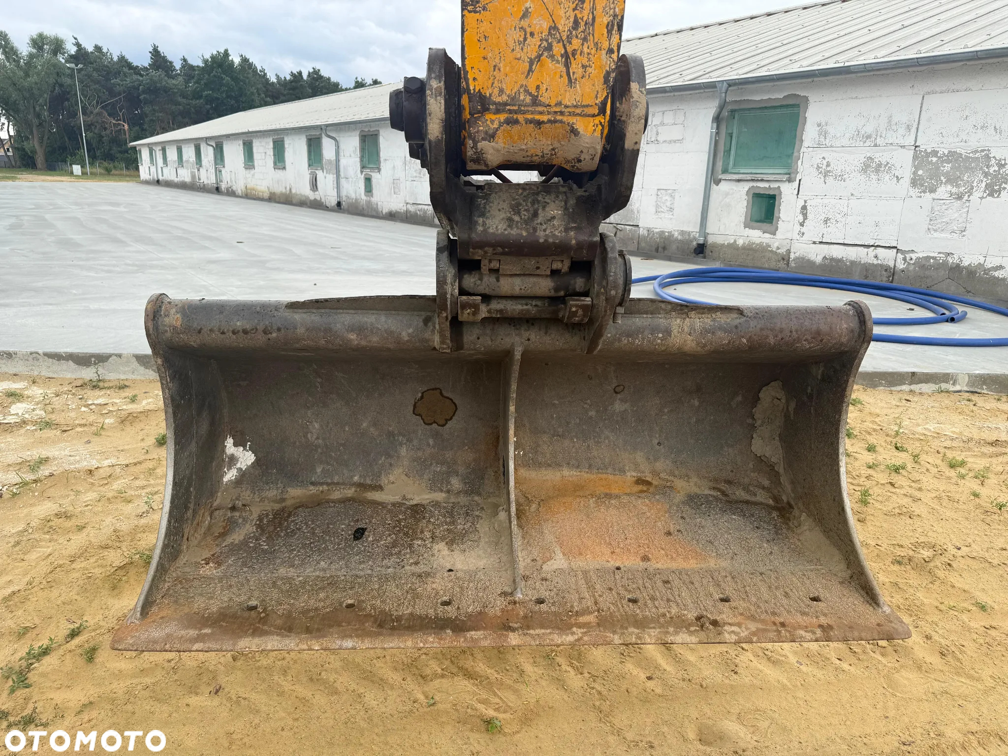 JCB 220 XLC - 13