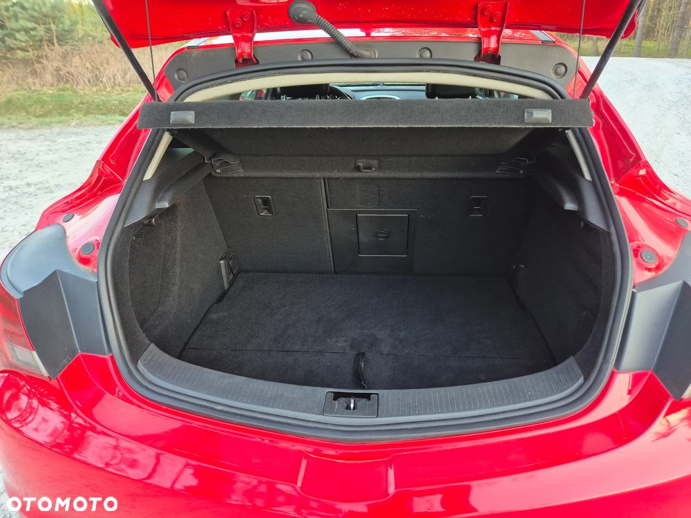 Opel Astra 1.6 T Cosmo - 32