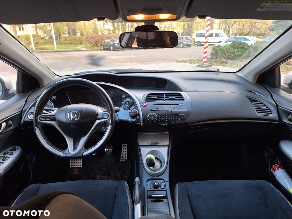 Honda Civic 1.8 Comfort - 9