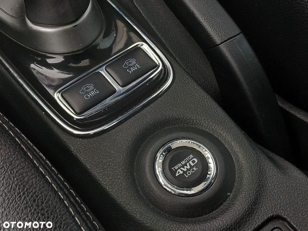 Mitsubishi Outlander - 26