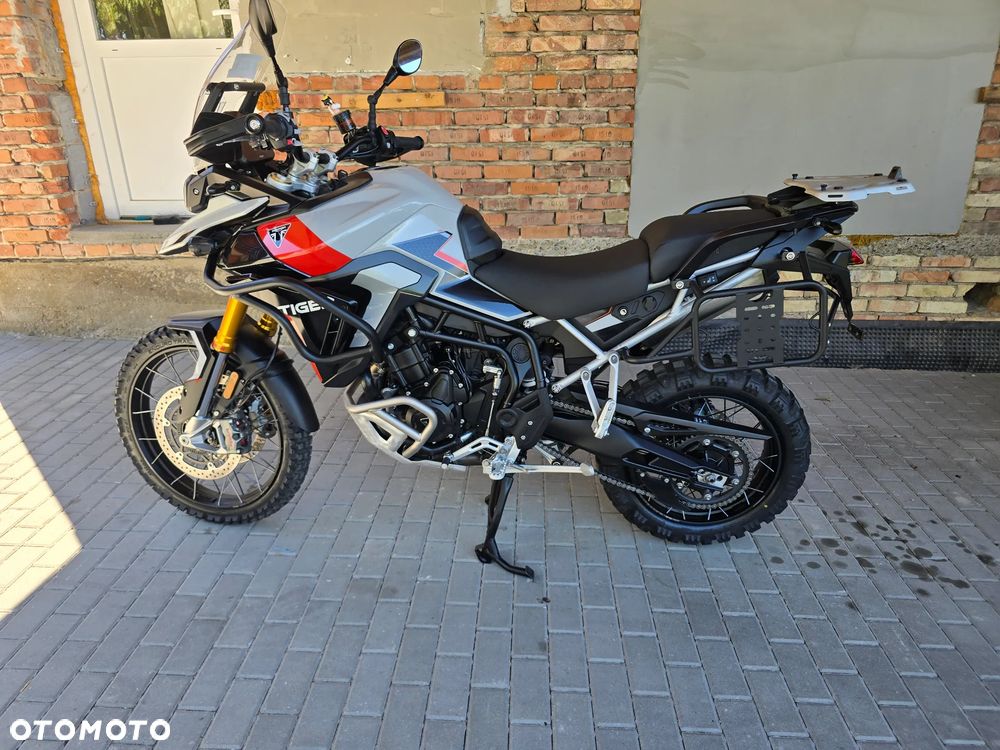 Triumph Tiger - 1