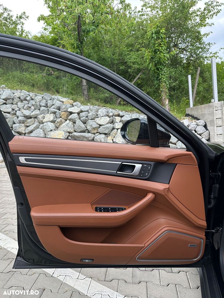 Porsche Panamera - 8