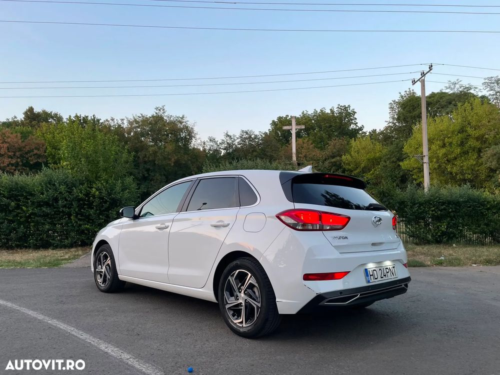 Hyundai i30 1.5 110CP M/T Highway - 9