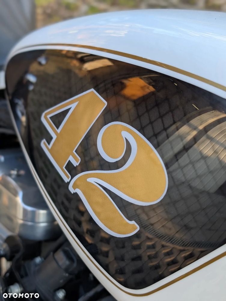 Harley-Davidson Sportster Iron 883 - 14