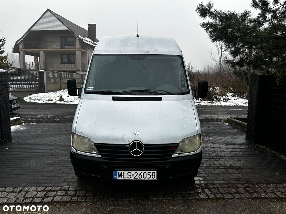 Mercedes-Benz Sprinter - 4