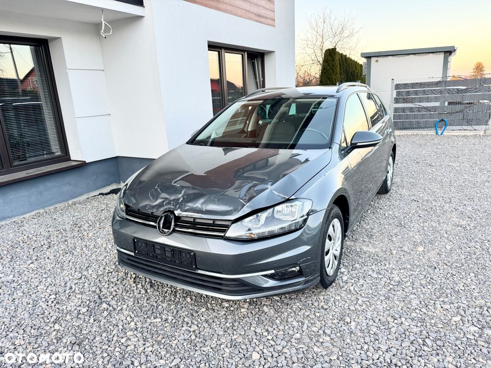 Volkswagen Golf - 2