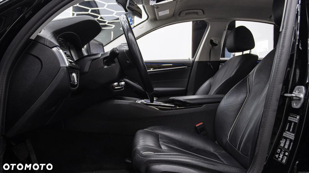 BMW Seria 5 520d xDrive Luxury Line - 13