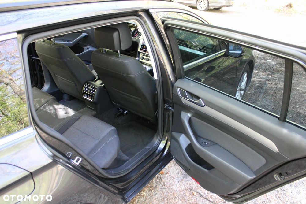 Volkswagen Passat 2.0 TDI SCR Comfortline DSG - 19