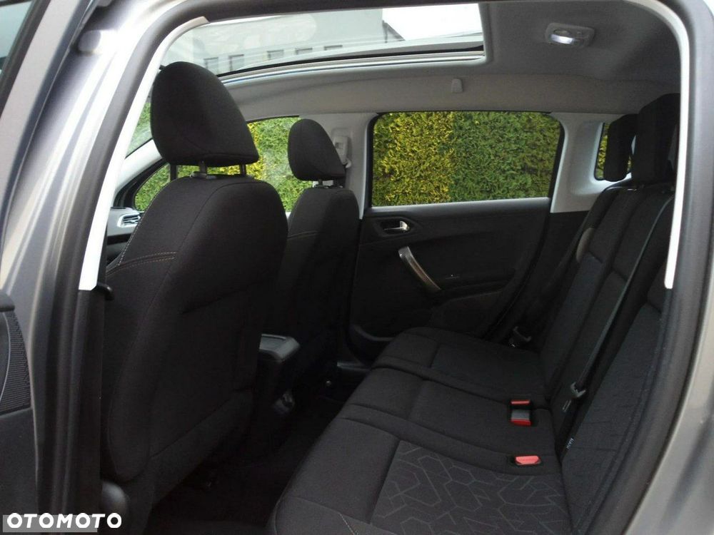 Peugeot 2008 1.6 e-HDi Allure S&S - 28